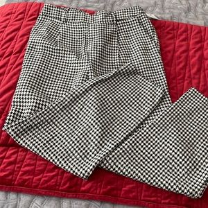 Hounds tooth black and white pant forever 21 new with tags